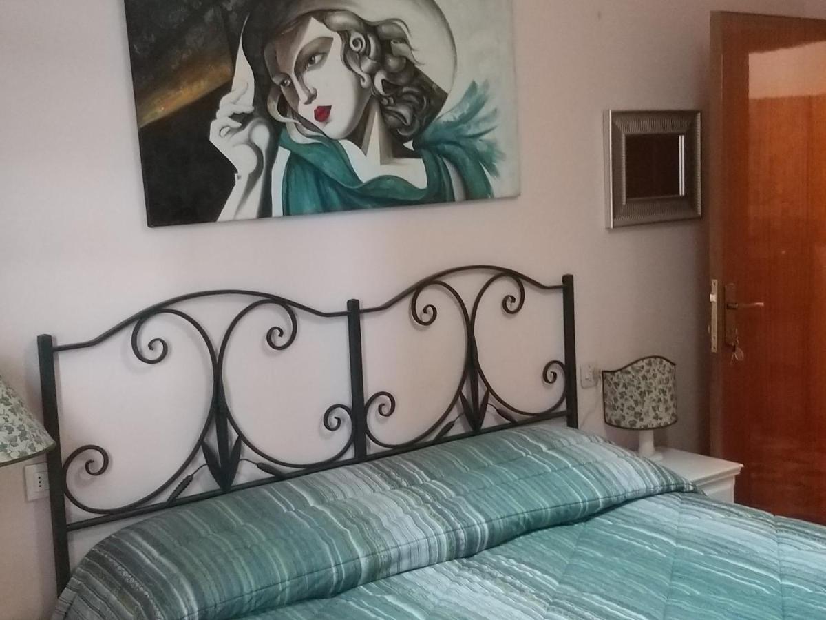 Antica Casa Di Famiglia Hotel กัสติลโยเน เดล ลาโก ภายนอก รูปภาพ