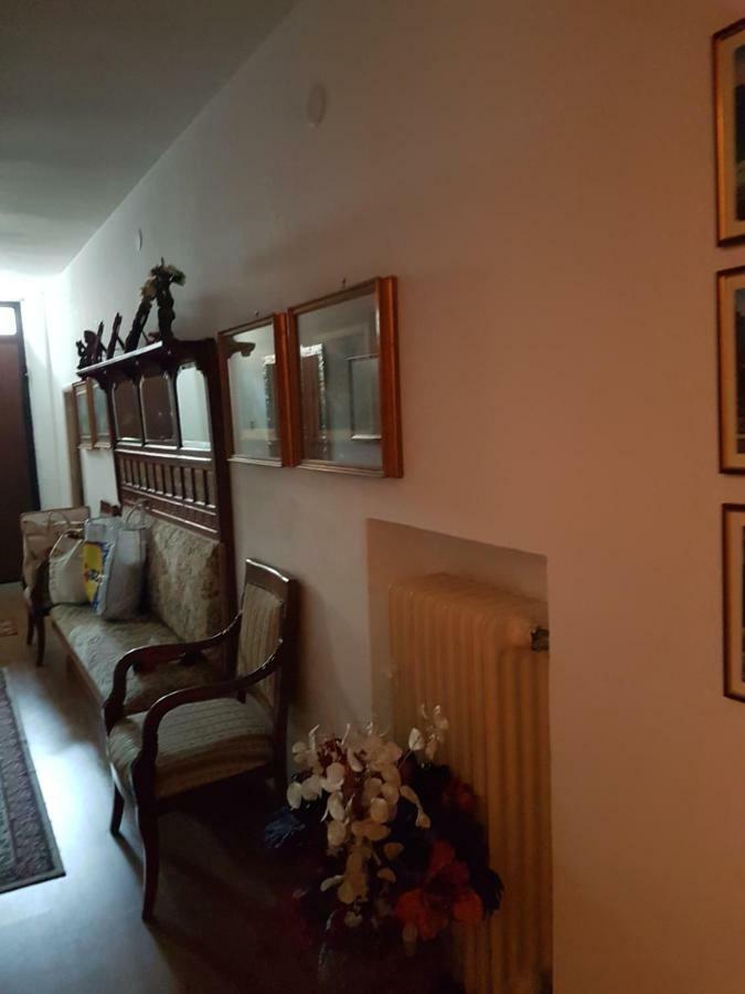Antica Casa Di Famiglia Hotel กัสติลโยเน เดล ลาโก ภายนอก รูปภาพ