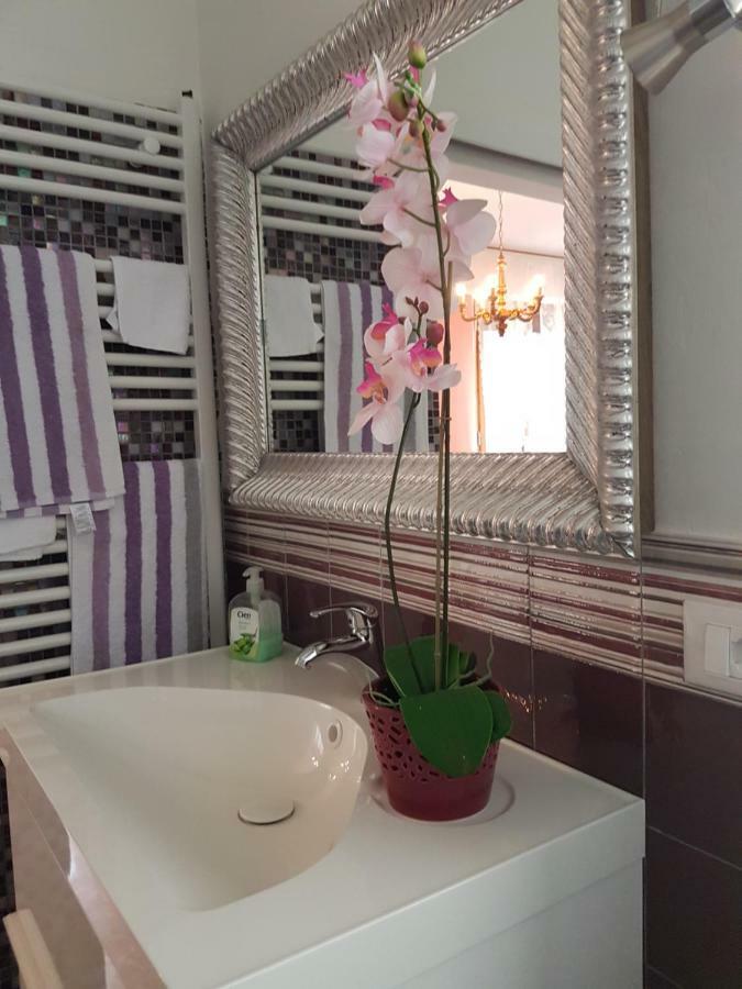 Antica Casa Di Famiglia Hotel กัสติลโยเน เดล ลาโก ภายนอก รูปภาพ