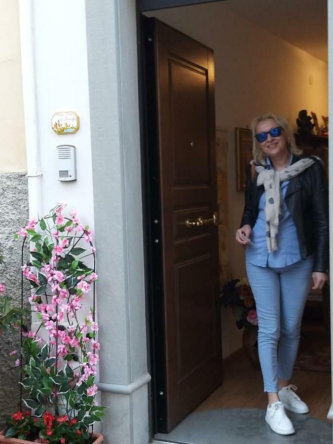 Antica Casa Di Famiglia Hotel กัสติลโยเน เดล ลาโก ภายนอก รูปภาพ